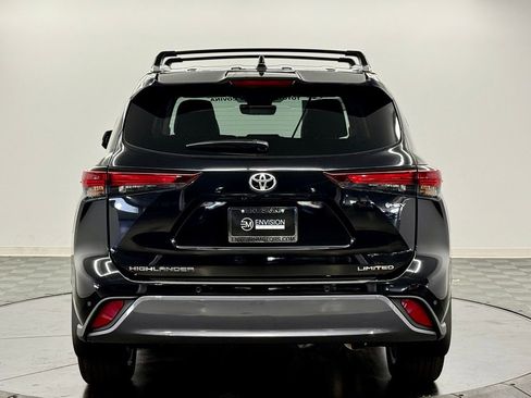 Used 2026 Toyota Highlander Limited AWD/4WD image 11
