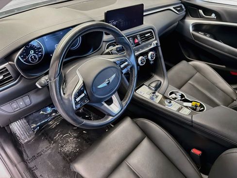 Used 2022 Genesis G70 2.0T RWD image 7