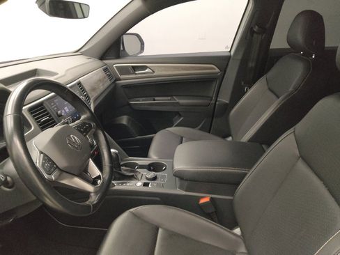 Used 2020 Volkswagen Atlas Cross Sport SE w/ Towing Package image 17