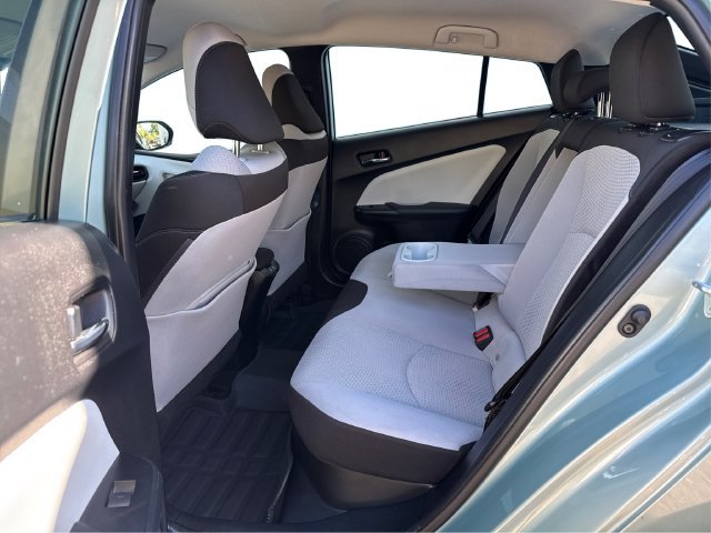 Used 2020 Toyota Prius LE FWD image 11