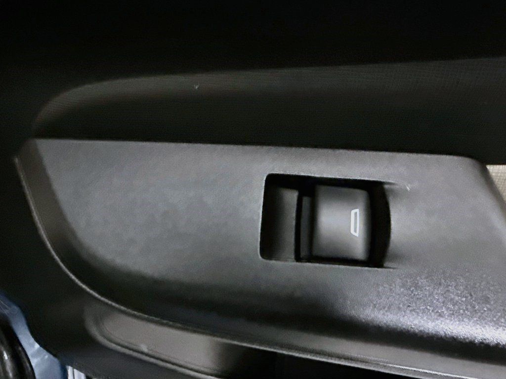 Used 2025 Buick Envista Avenir FWD image 30