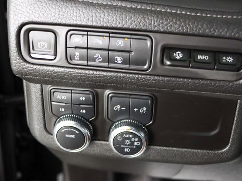 Used 2023 GMC Yukon XL Denali AWD/4WD image 23