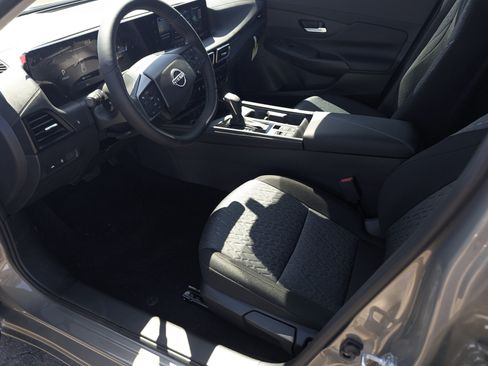 New 2026 Nissan Sentra SV w/ SV Convenience Package FWD image 9