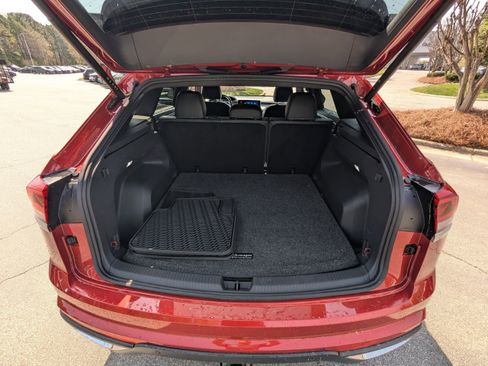 Used 2024 Volkswagen Atlas Cross Sport SE w/ Panoramic Sunroof Package FWD image 16
