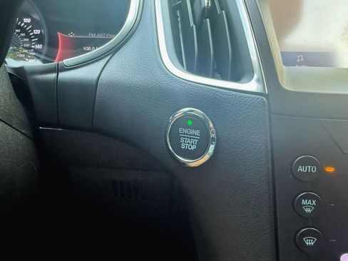 Used 2020 Ford Edge Titanium FWD image 28