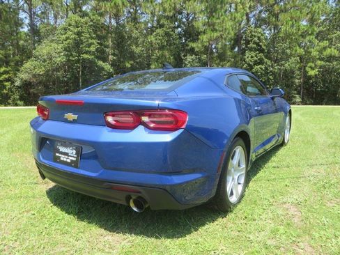 Used 2022 Chevrolet Camaro LT RWD image 6