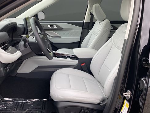 New 2026 Ford Explorer Platinum w/ LUX Leather Package AWD/4WD image 9
