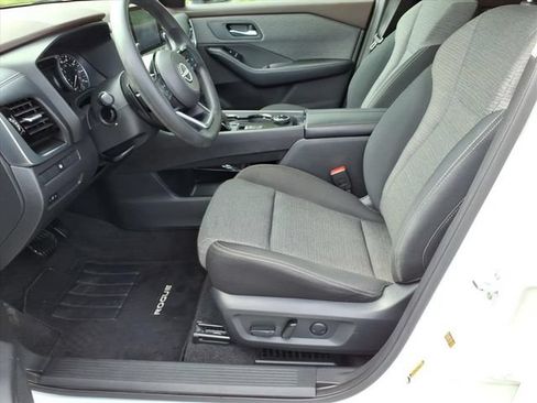 Used 2022 Nissan Rogue SV AWD/4WD image 14