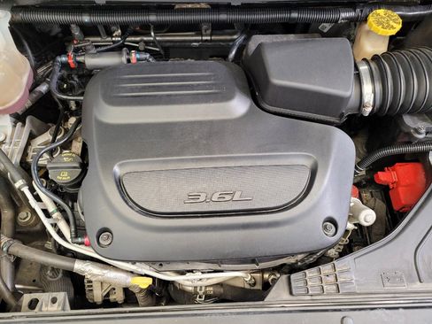 Used 2021 Chrysler Voyager Lxi FWD image 30