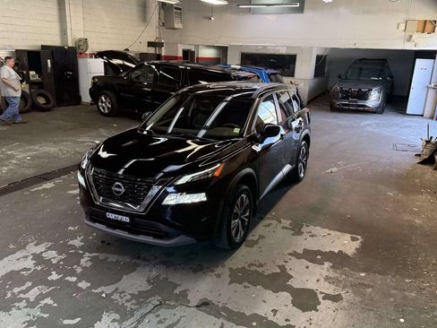 Used 2023 Nissan Rogue SV AWD/4WD image 18