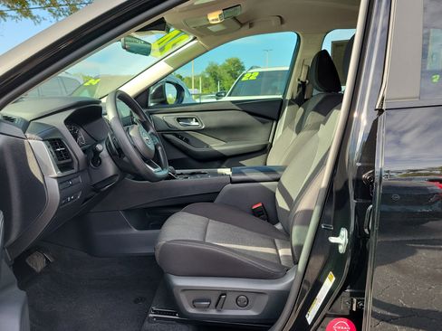 Certified 2024 Nissan Rogue SV FWD image 19