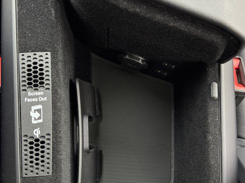 Used 2021 Porsche Taycan 4 Cross Turismo w/ Premium Package image 33