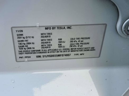 Used 2021 Tesla Model Y Long Range image 16