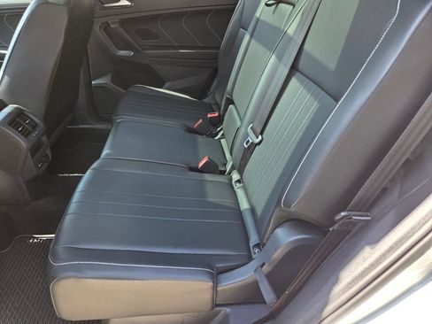 Used 2022 Volkswagen Tiguan SE FWD image 23