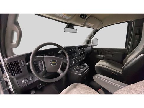 Used 2024 Chevrolet Express 3500 LT w/ LT Preferred Equipment Group RWD image 11