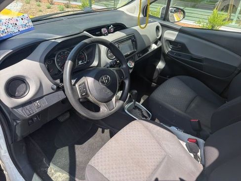 Used 2017 Toyota Yaris L image 19