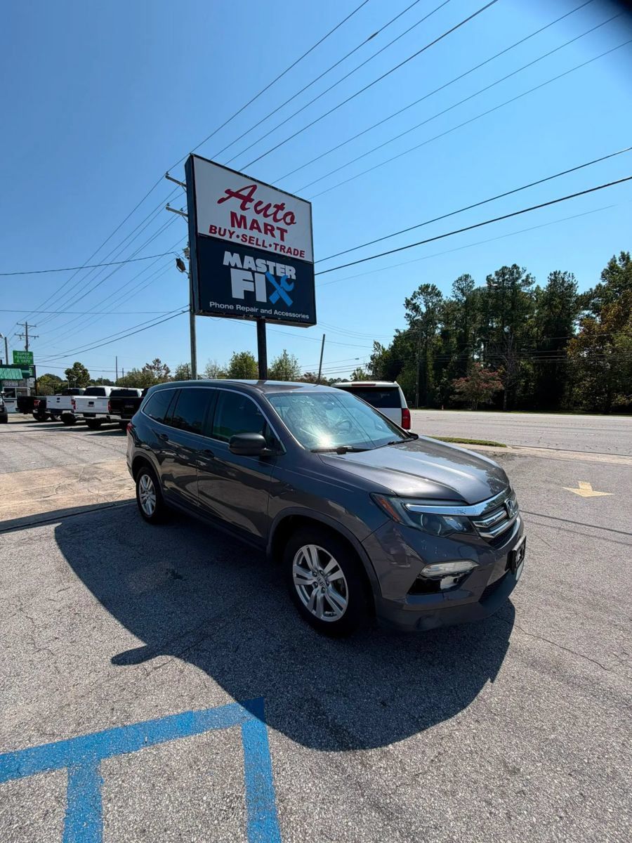 Used 2018 Honda Pilot LX image 1