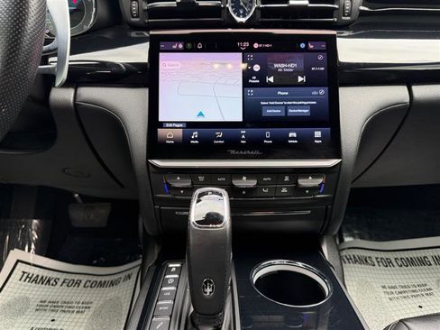 Used 2022 Maserati Quattroporte Modena image 12