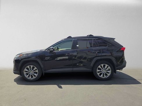 Used 2023 Toyota RAV4 XLE Premium FWD image 6