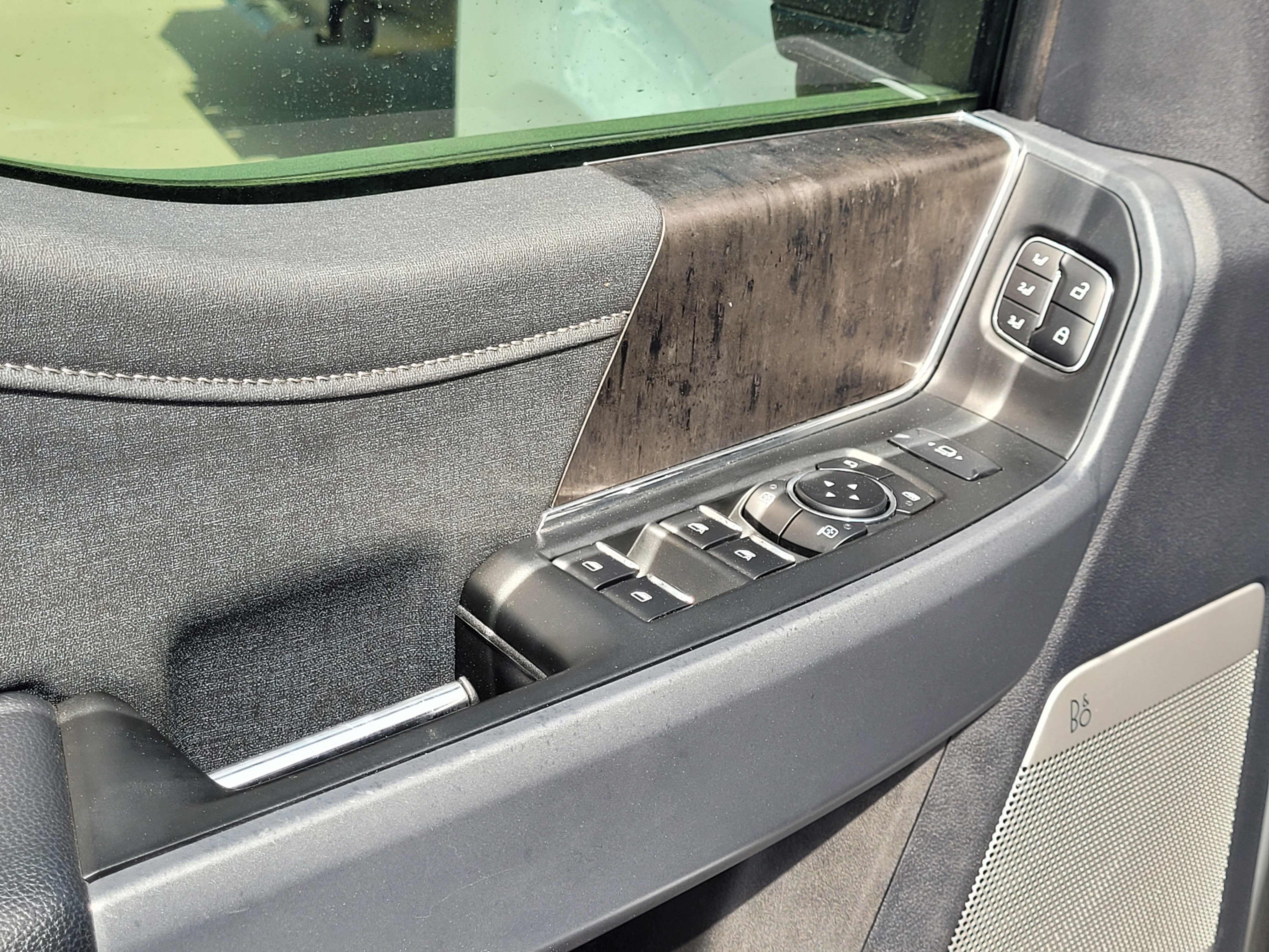 Used 2024 Ford F250 Lariat w/ FX4 Off-Road Package AWD/4WD image 12