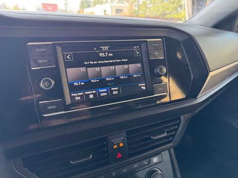 Used 2020 Volkswagen Jetta R-Line w/ R-Line Cold Weather Package FWD image 23