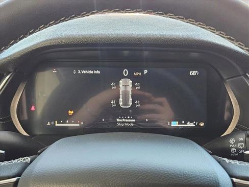 New 2025 Jeep Grand Cherokee Altitude image 11