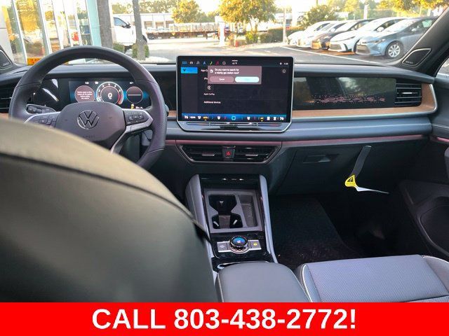 Used 2026 Volkswagen Tiguan SEL R-Line AWD/4WD image 16