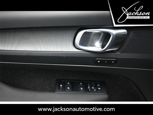 Certified 2025 Volvo XC40 B5 Core w/ Protection Package Premier image 20