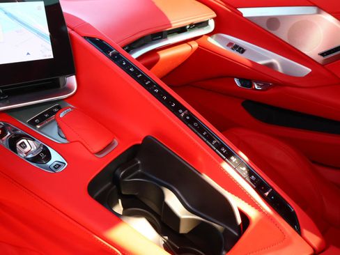 Used 2025 Chevrolet Corvette Stingray Premium Conv w/ Z51 Performance Package image 21