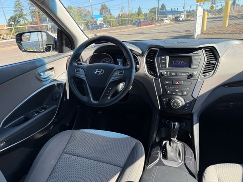 Used 2018 Hyundai Santa Fe Sport image 18