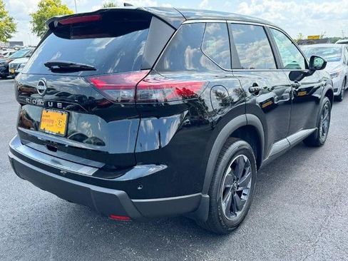 Certified 2026 Nissan Rogue SV FWD image 3