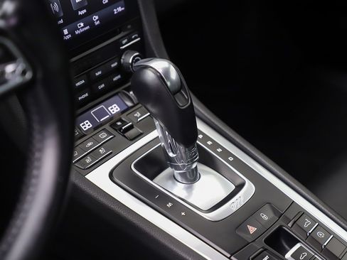 Used 2018 Porsche 911 Carrera RWD image 38