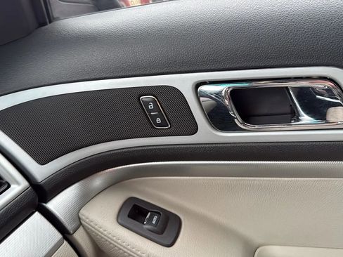 Used 2012 Ford Explorer XLT image 41