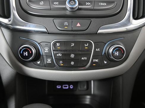 Used 2024 Chevrolet Equinox LT AWD/4WD image 29