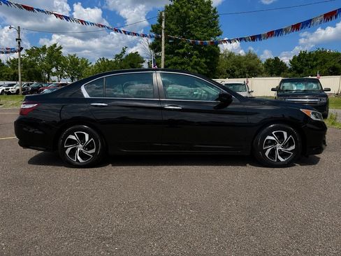 Used 2017 Honda Accord LX image 5