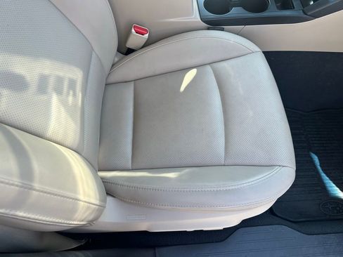 Used 2017 Subaru Outback 2.5i Limited image 18