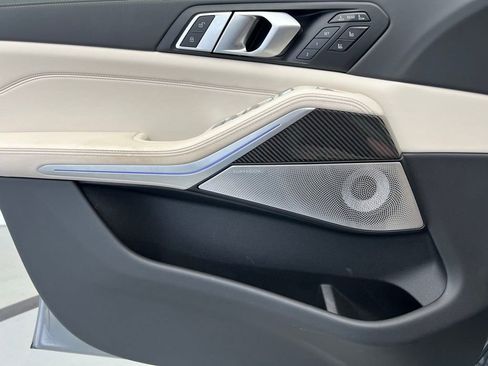 Certified 2025 BMW X7 M60i AWD/4WD image 23