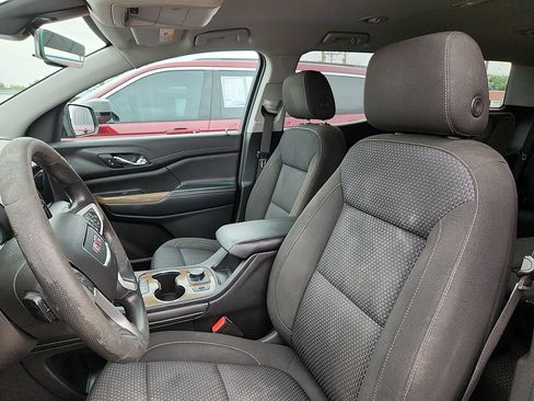 Used 2022 GMC Acadia SLE w/ Driver Convenience Package FWD image 9