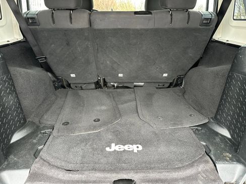Used 2016 Jeep Wrangler Unlimited Sport w/ Connectivity Group image 19