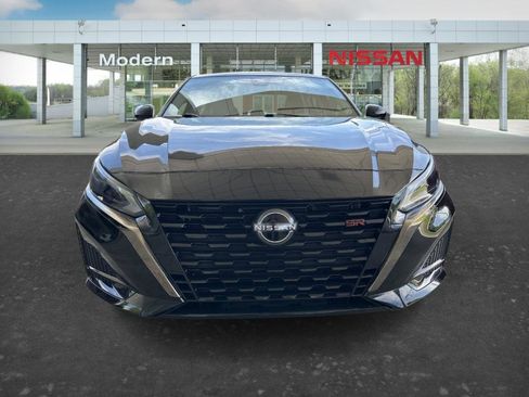 Certified 2023 Nissan Altima 2.5 SR FWD image 8