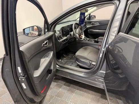 Used 2023 Kia Sportage LX AWD/4WD image 14