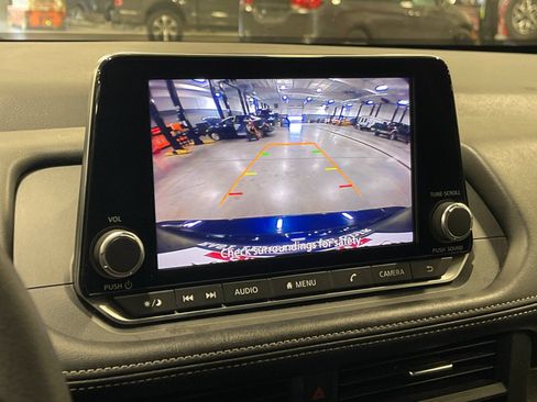 Used 2024 Nissan Rogue SV FWD image 21