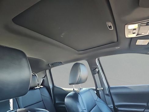 Used 2022 Toyota Tacoma Limited image 34