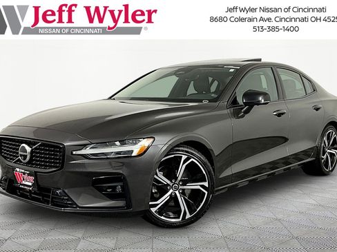 Used 2024 Volvo S60 B5 Plus FWD image 1