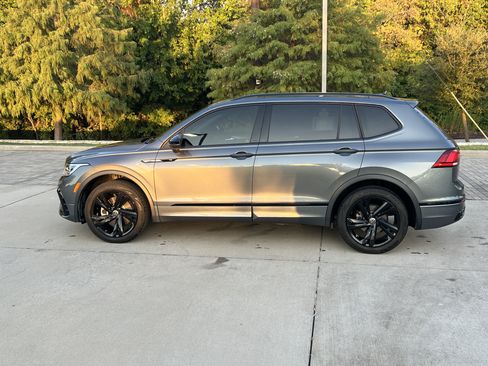 Used 2023 Volkswagen Tiguan SE R-Line FWD image 4
