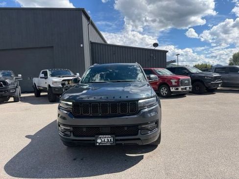 Used 2023 Jeep Wagoneer Series II AWD/4WD image 4