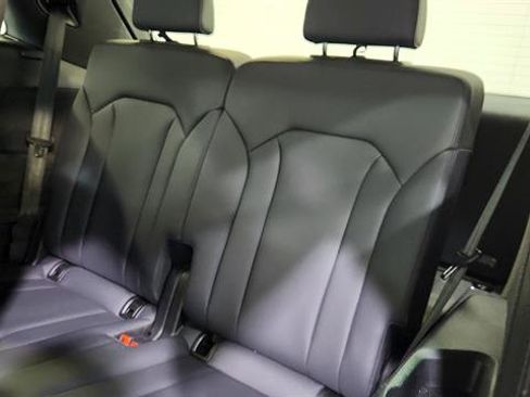 Used 2025 Audi Q7 3.0T Premium Plus image 24
