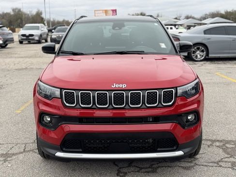 Certified 2023 Jeep Compass Limited image 2