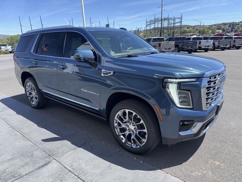 Used 2026 GMC Yukon Denali w/ Denali Reserve Package AWD/4WD image 3