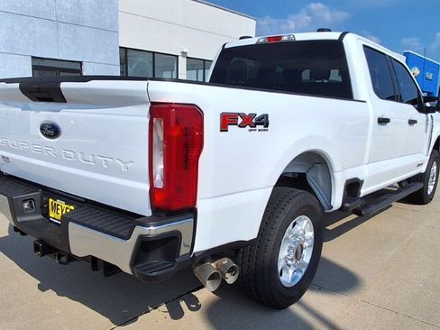 Used 2025 Ford F250 XLT w/ FX4 Off-Road Package AWD/4WD image 8